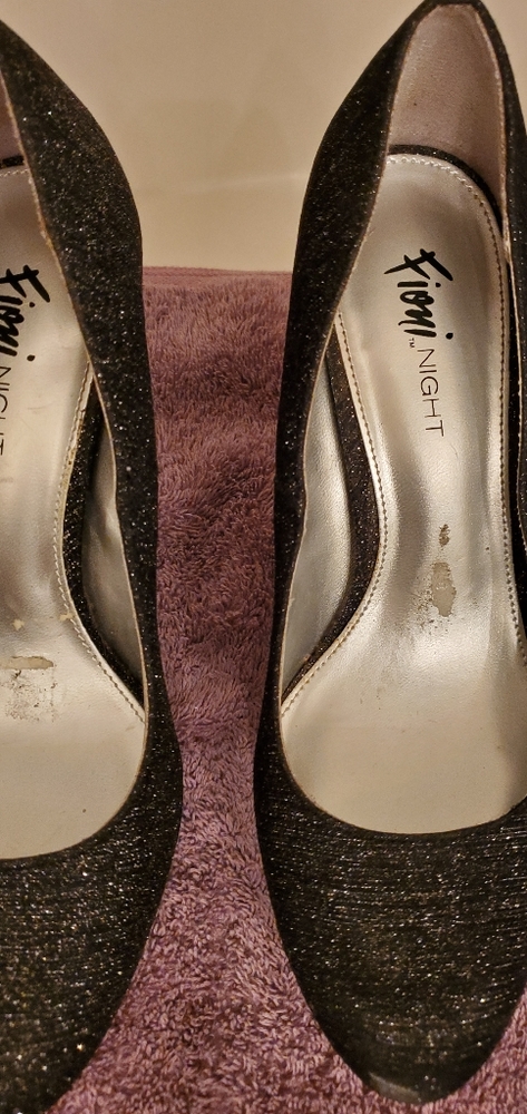 Heels - Picture 3 of 3